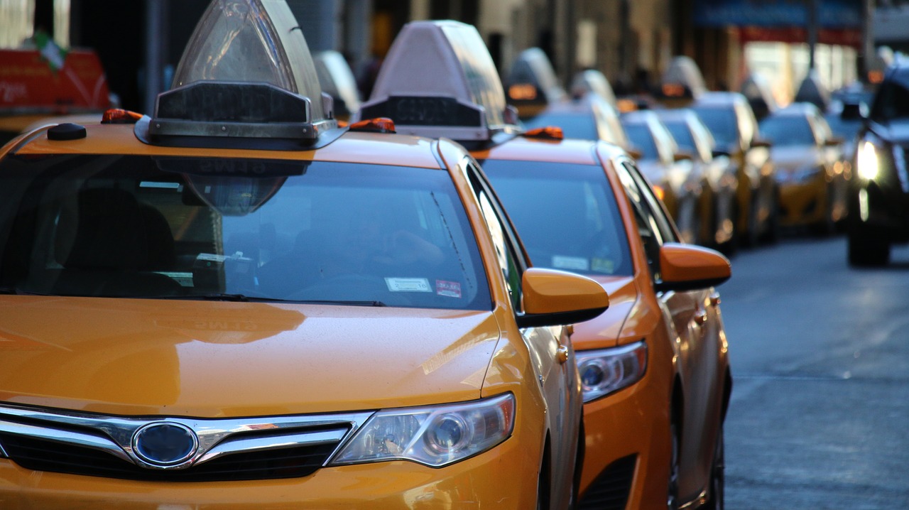 Putusan MA Tentang Pembatalan 14 Poin Aturan Taksi Online